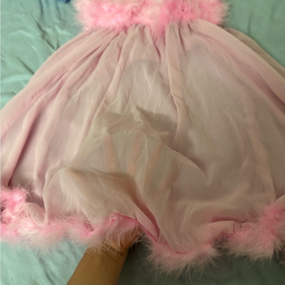 Pink Feathered Lingerie Set - Picture 8 of 16